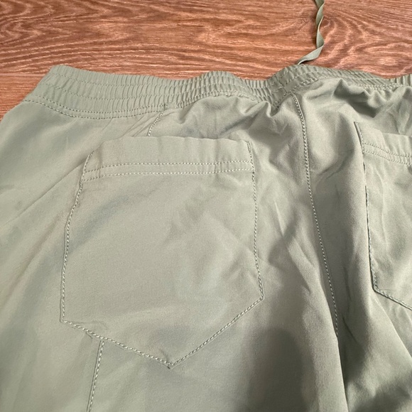 The North Face Women's Tech Sheltay Pants Joggers Olive green Sz 12 Outdoors - Picture 10 of 16